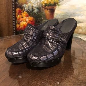 Stuart Weitzman high clog navy and silver 5 1/2